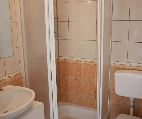 Cuma Δωμάτια σε οικογενειακή κατοικία *